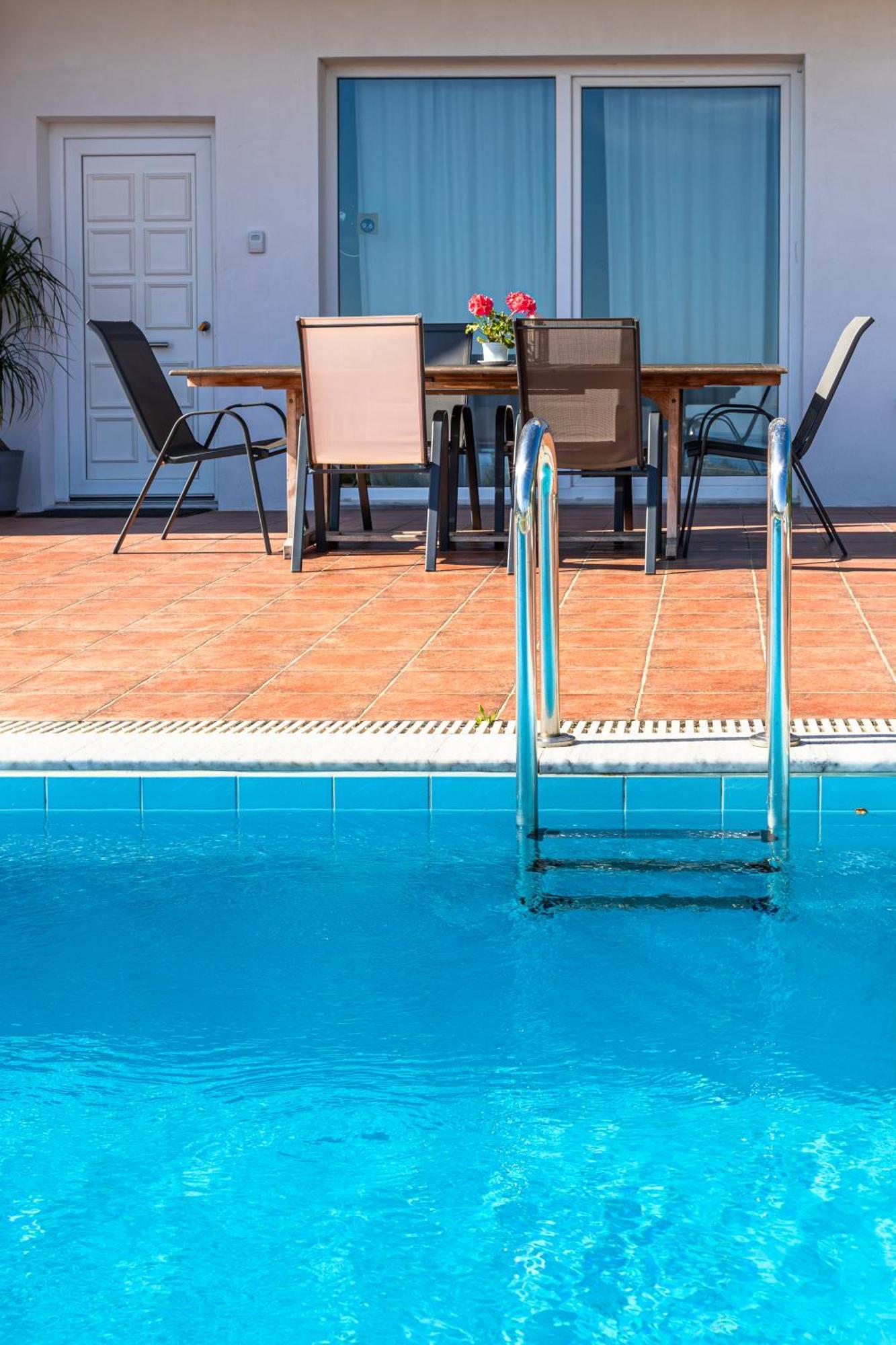 Dimitra Apartment With Private Pool And Sea View -The Ground Floor Of A Two Storey Building Daratsos Exterior foto